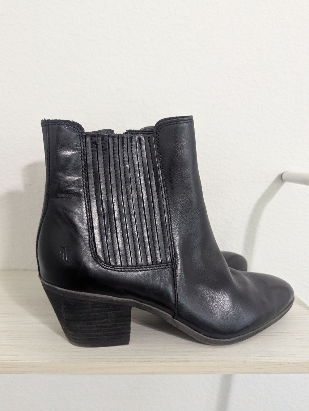 Frye Sandra Chelsea Boot